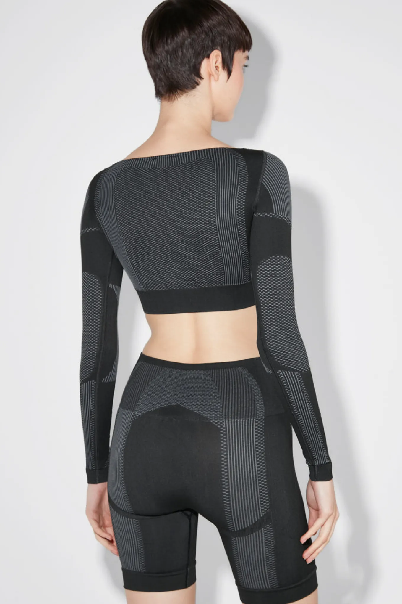 Sport Longsleeve Cropped Square Shaped